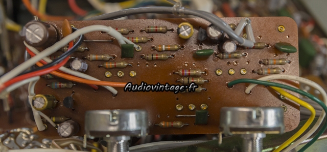 Luxman L-81 : circuit de tonalité revu.