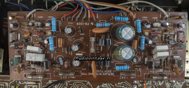 Luxman L-30 : circuit principal à revoir.