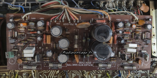 Luxman L-30 : circuit principal à revoir.
