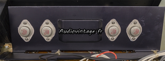 Luxman L-30 : micas neufs et graisse fraîche.