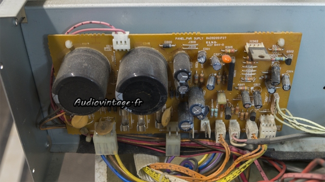Luxman M-03 : circuit alimentation/protection à revoir.