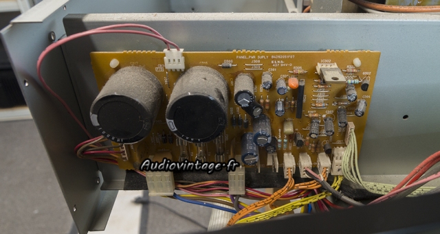 Luxman M-03 : circuit alimentation/protection à réviser.