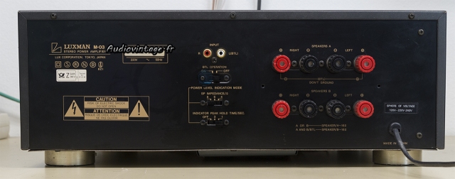 Luxman M-03 : connectique.