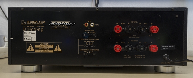 Luxman M-03B : connectique.