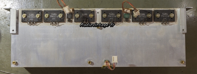 Luxman M-03B : prêt pour tester les transistors de puissance.