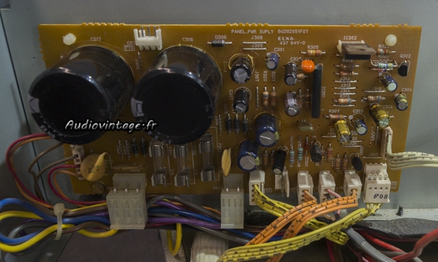 Luxman M-03B : circuit de protection et d'alimentation révisé.