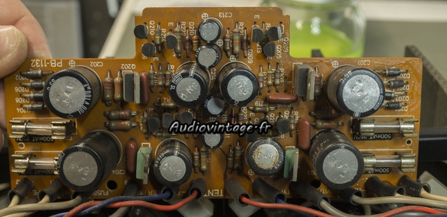 Luxman M-12 : alimentation à revoir.