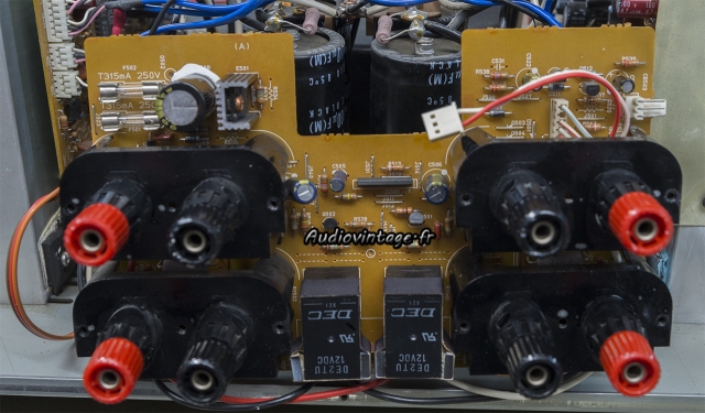 Luxman M-383 : condensateurs chimiques neufs, bornier réparé, soudures refaites.