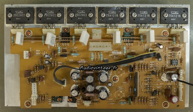 Luxman M-383 : circuit à réviser.