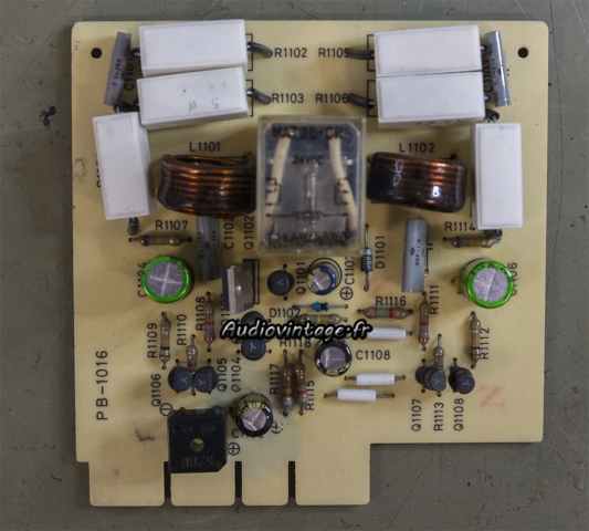 Luxman M-4000 : circuit muting révisé.