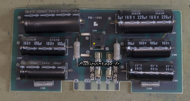 Luxman M-4000A : circuit alimentation à réviser.