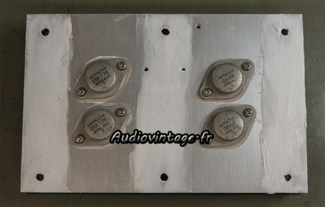 Luxman M-4000A : une histoire de mosfet de micas et de graisse.