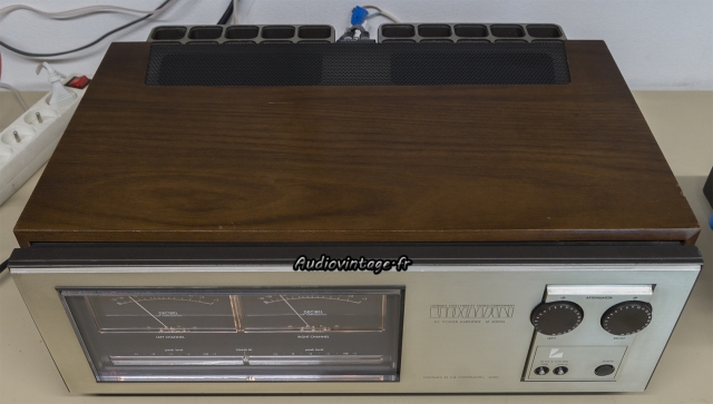 Luxman M-4000A : dans son écrin.