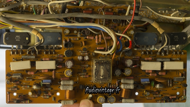 Luxman R-1070