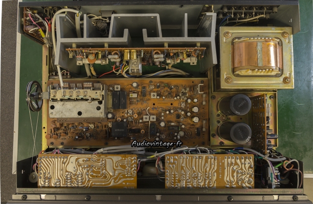 Luxman R-1070