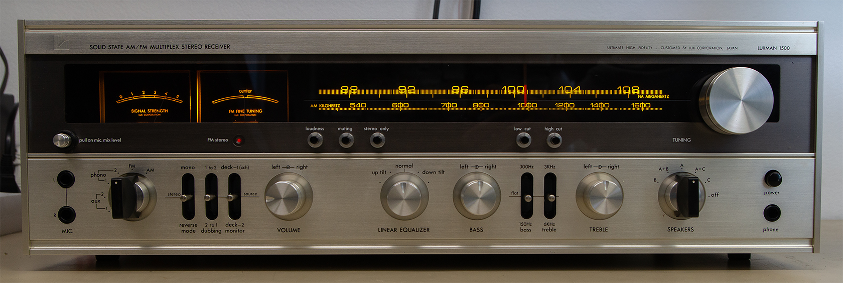 Luxman R-1500 : une très belle machine.