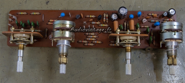 Luxman SQ507X : circuit de tonalité à réviser.