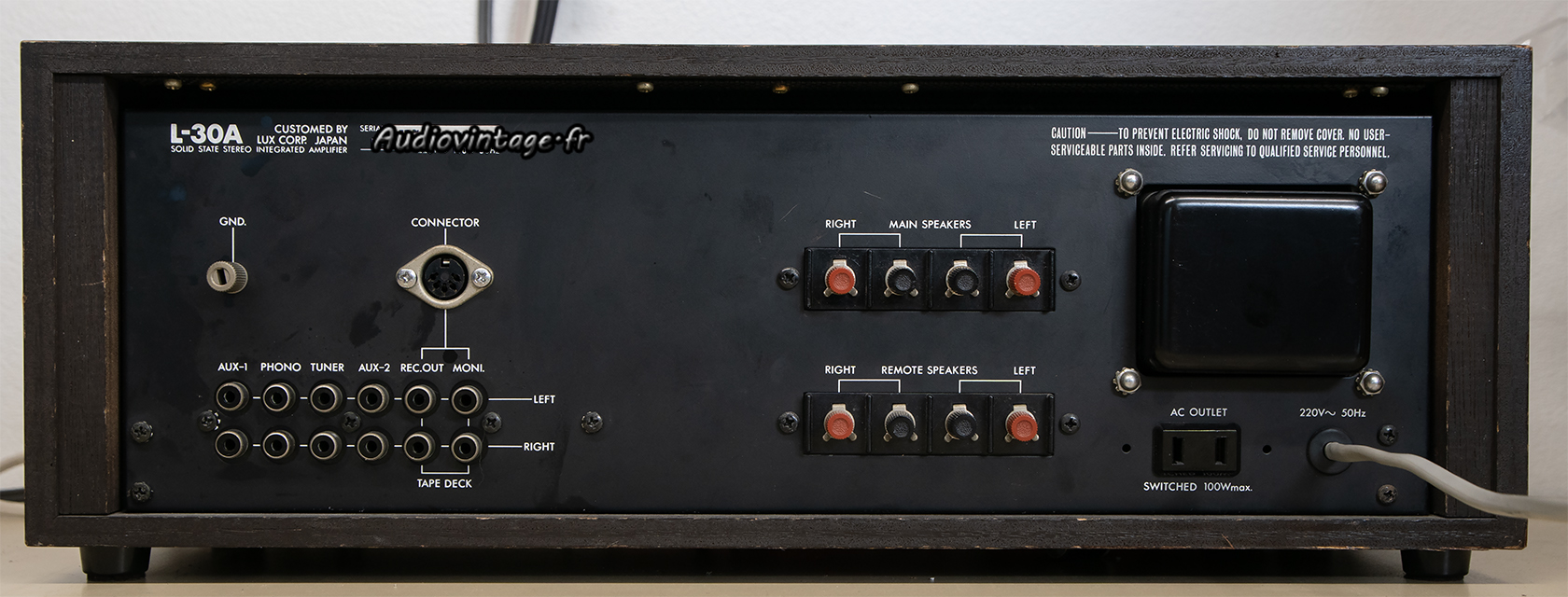 Luxman L-30 : connectique.