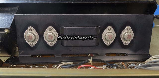 Luxman L-30 : micas neufs et graisse fraiche.