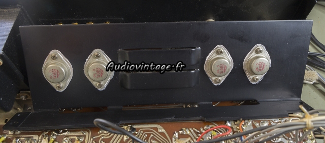 Luxman L-31 : micas neufs et graisse fraiche.