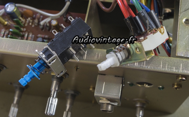 Luxman L-31 : switch on/off à remplacer.