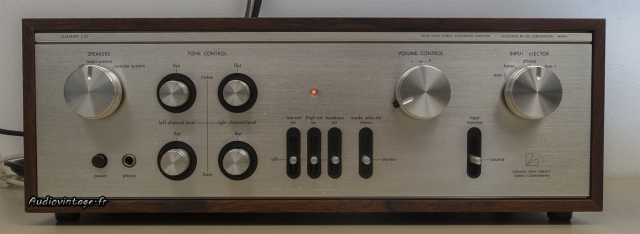 Luxman L-31 : sérigraphie légèrement effacée pour cet exemplaire.