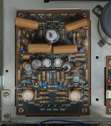 Marantz 1060 : étage phono à revoir.