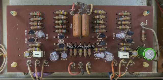 Marantz 1070 : circuit de tonalité réparé et révisé.