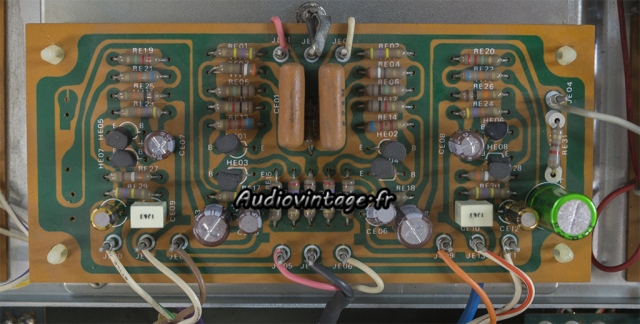 Marantz 1070 : circuit de tonalité révisé.