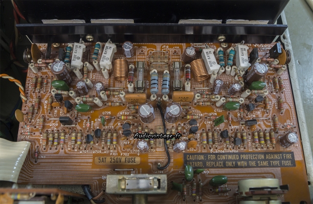 Marantz 1090 : circuit révisé.