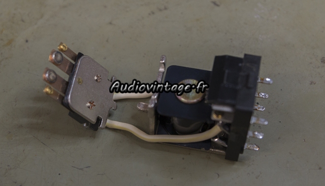 Marantz 1250 : relais à désoxyder.