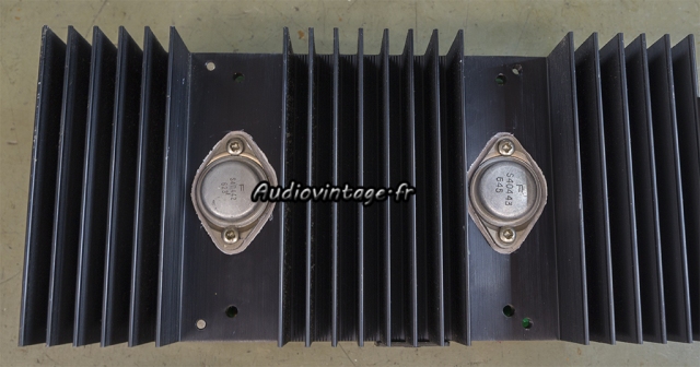 Marantz 140 : micas neufs et graisse fraiche.