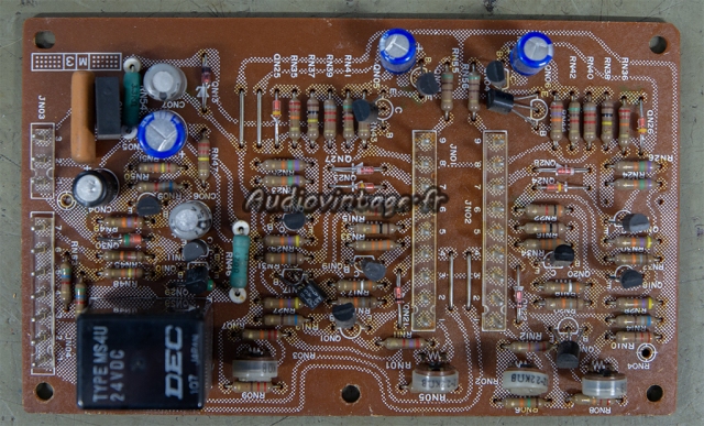 Marantz 170DC : circuit de protection et vumètres à réviser.
