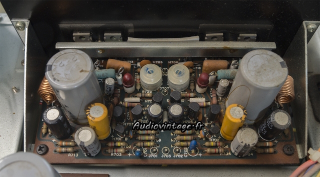 Marantz 2215 BL : circuit d'amplification à réviser.