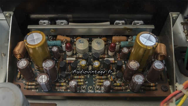 Marantz 2215 BL : circuit d'amplification révisé.