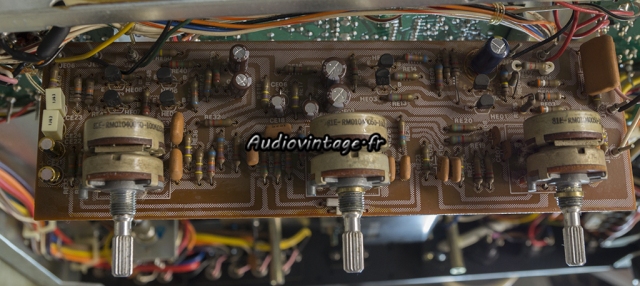 Marantz 2225L : circuit de tonalité révisé.