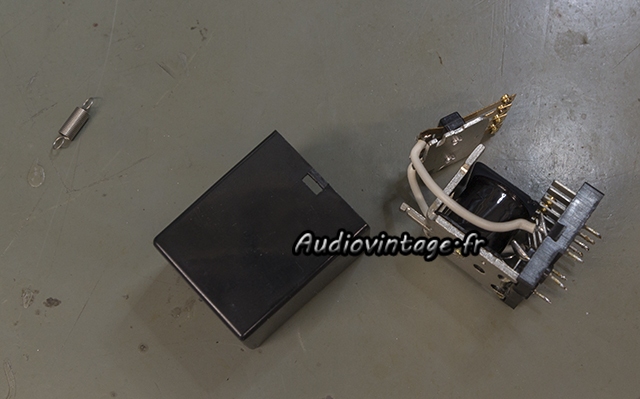 Marantz 2238B : relais à nettoyer.