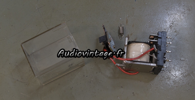 Marantz 2240 : désoxydation des contacts du relais