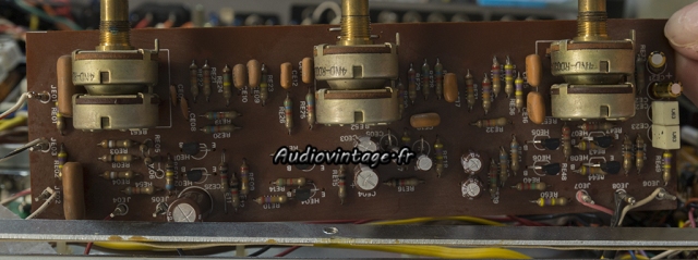 Marantz 2240 : circuit de tonalité révisé.