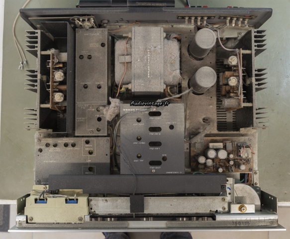 Marantz 2240 : un peu de poussière !