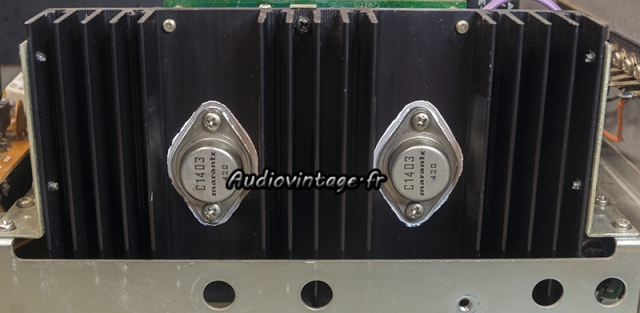 Marantz 2240 : micas neufs, graisse fraiche.