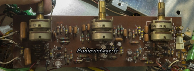 Marantz 2240 : circuit de tonalité révisé.