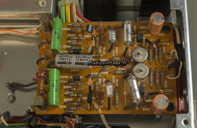 Marantz 2240 : étage phono à réviser.