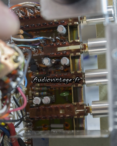 Marantz 2275 : circuit "switch" à réviser.