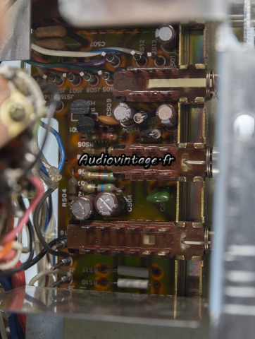 Marantz 2275 : condensateurs chimiques remplacés.