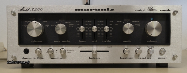 Marantz 3200 : même format que le bloc de puissance 140 généralement associé.