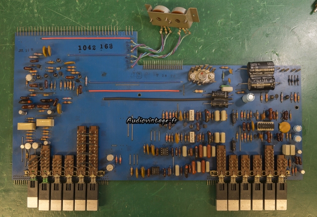 Marantz 3800 : condensateurs chimiques à remplacer.