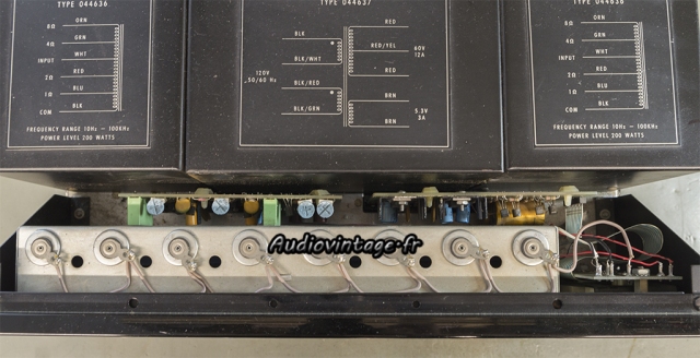 McIntosh MC2205 :  derrière la façade.