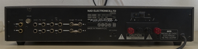 Nad 3020i : connectique.