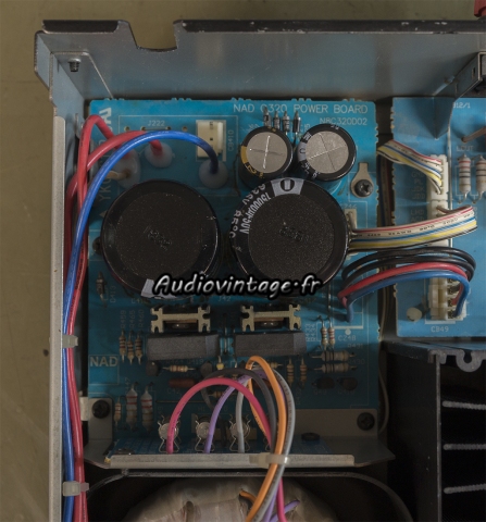 Nad C320 : alimentation révisée.